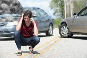 ¿Qué no debo hacer cuando me encuentro en un accidente automovilístico?
